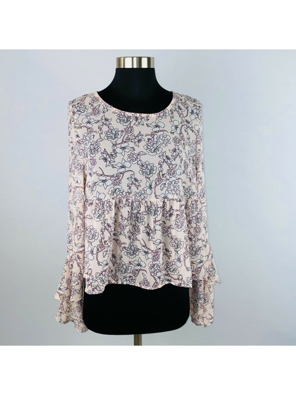 Aeropostale Top Womens Long Bell Sleeve Peplum Hem Cute Pretty Floral  M